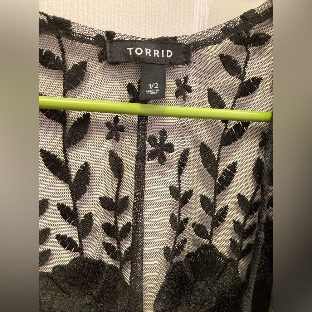 Torrid Kimono Size 1x / 2x plus 14 18 mesh lace gothic sexy crochet black sheer - Picture 6 of 9